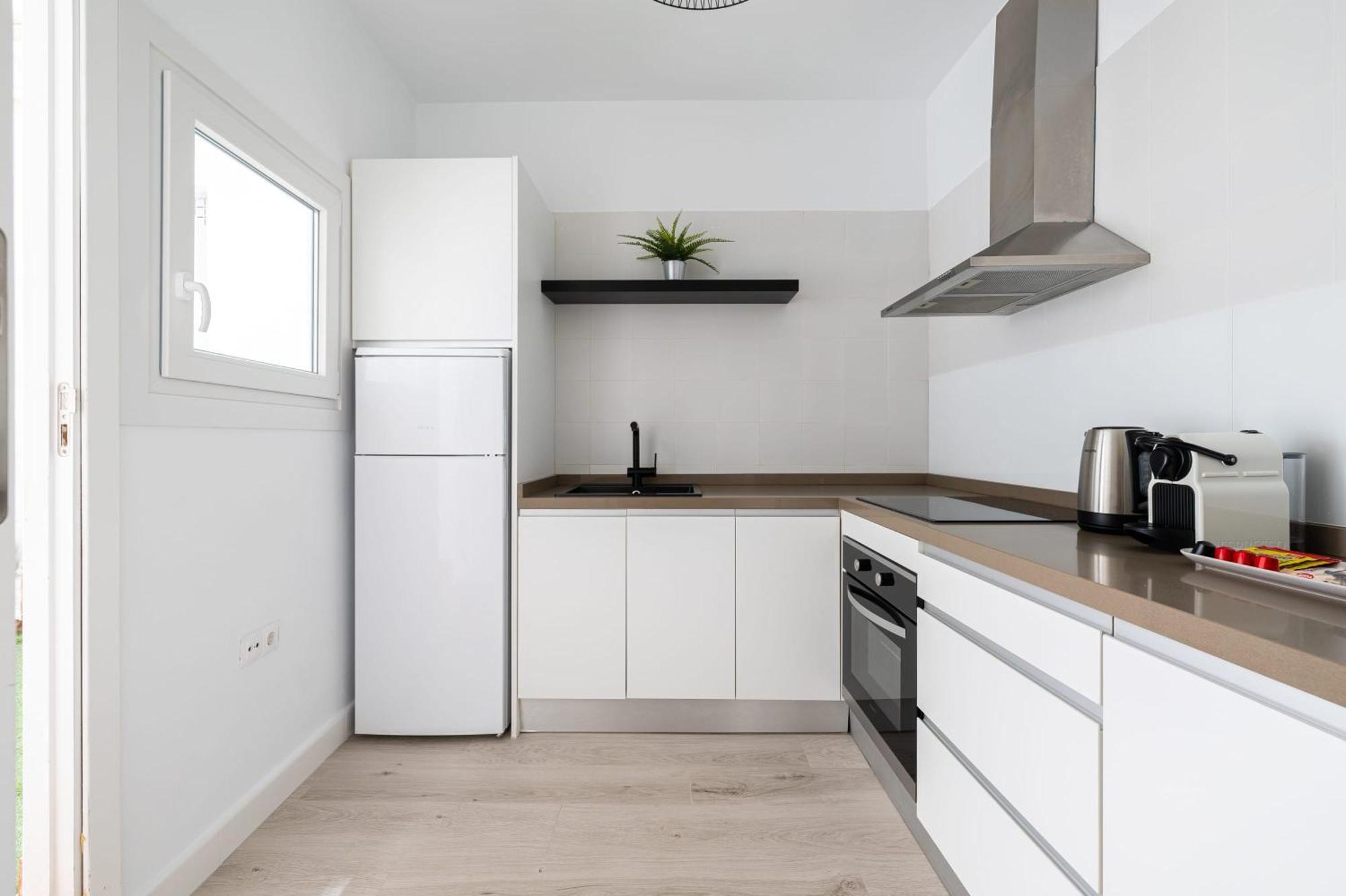 Cozy Apartment In The Heart Of Малага Экстерьер фото